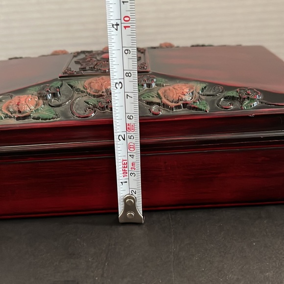Vintage Wood Trinket, Jewelry Box w/Roses Hinged Lid Mahogany w/Green Lining - Picture 8 of 9